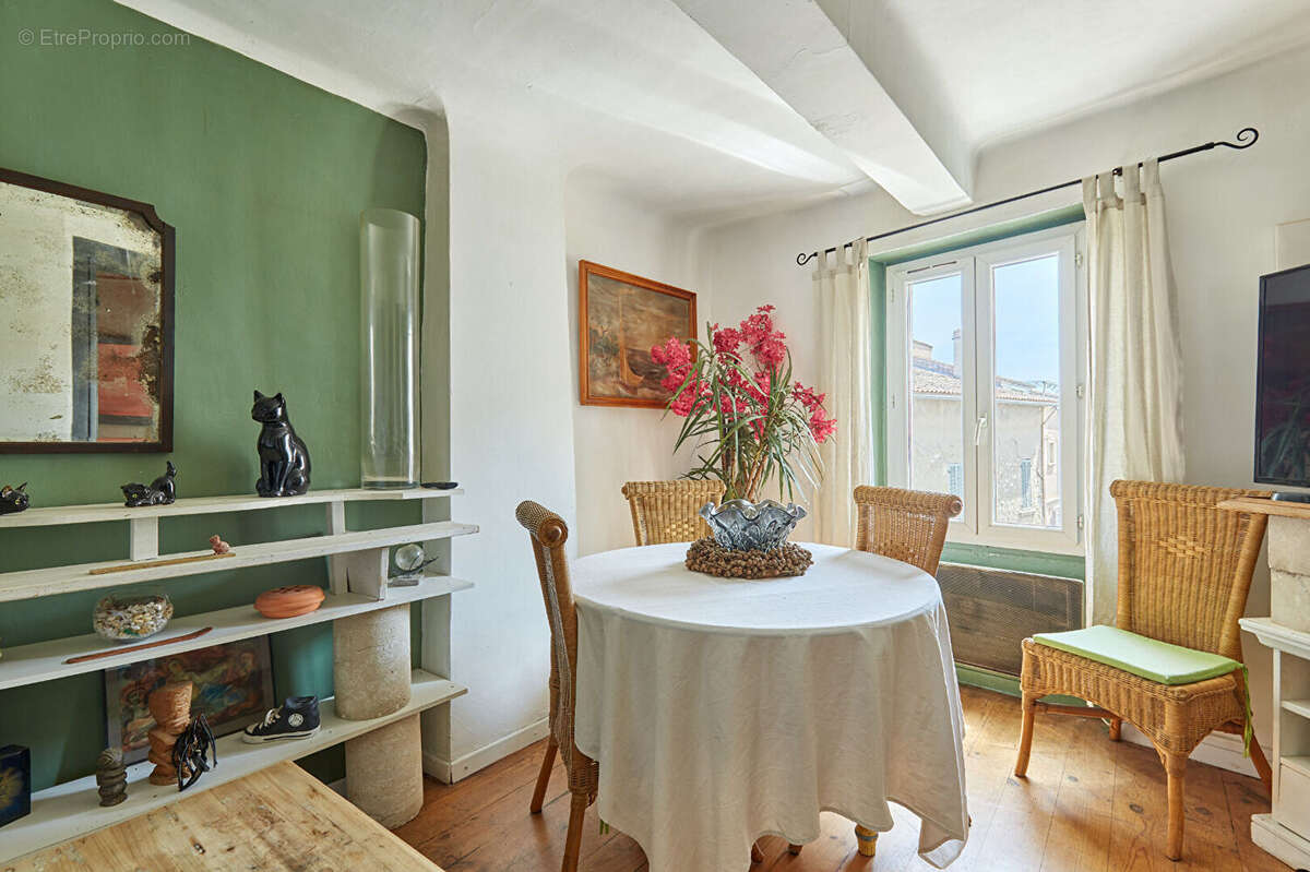 Maison à SAINT-CANNAT