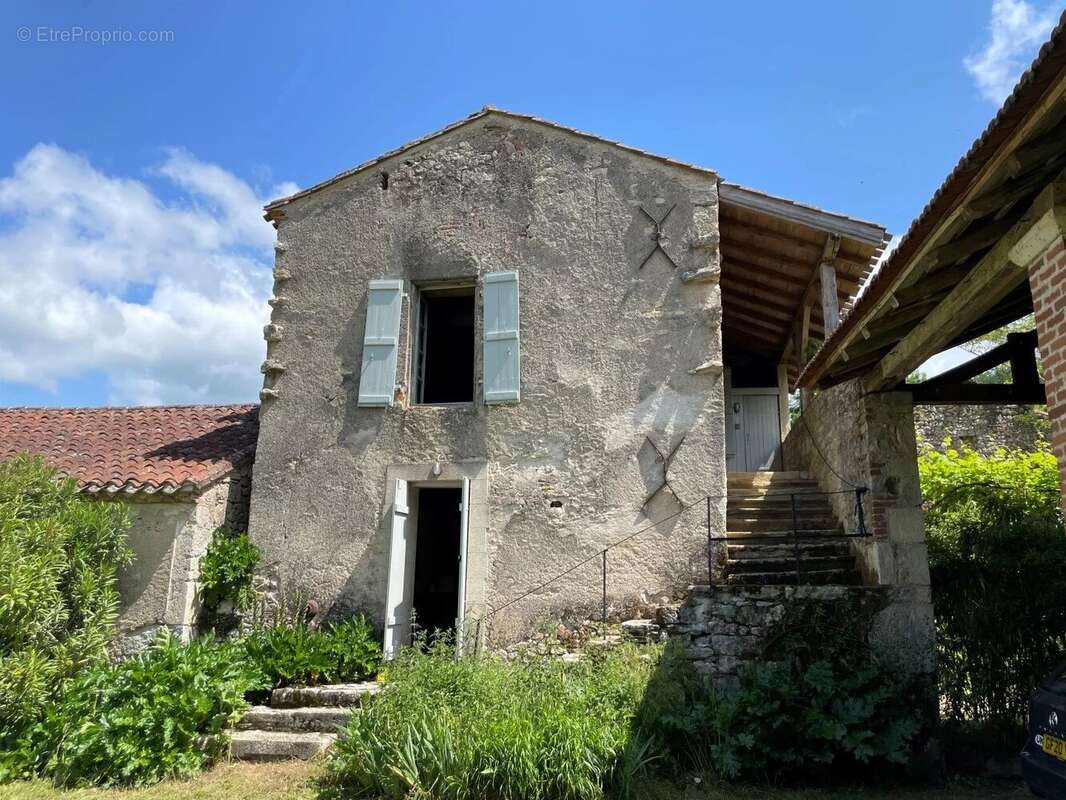 Maison à PUY-L'EVEQUE