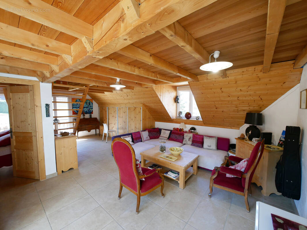Appartement à TALLOIRES