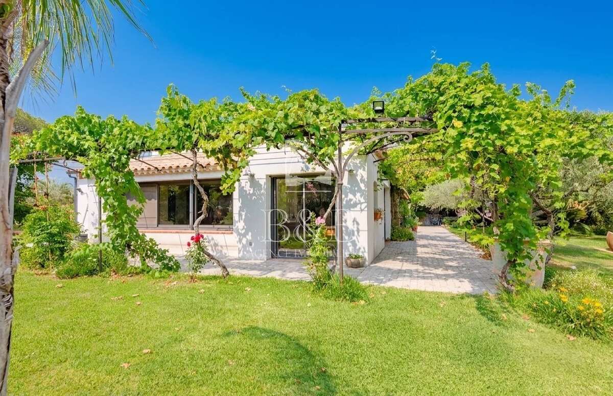 Maison à ROQUEBRUNE-SUR-ARGENS