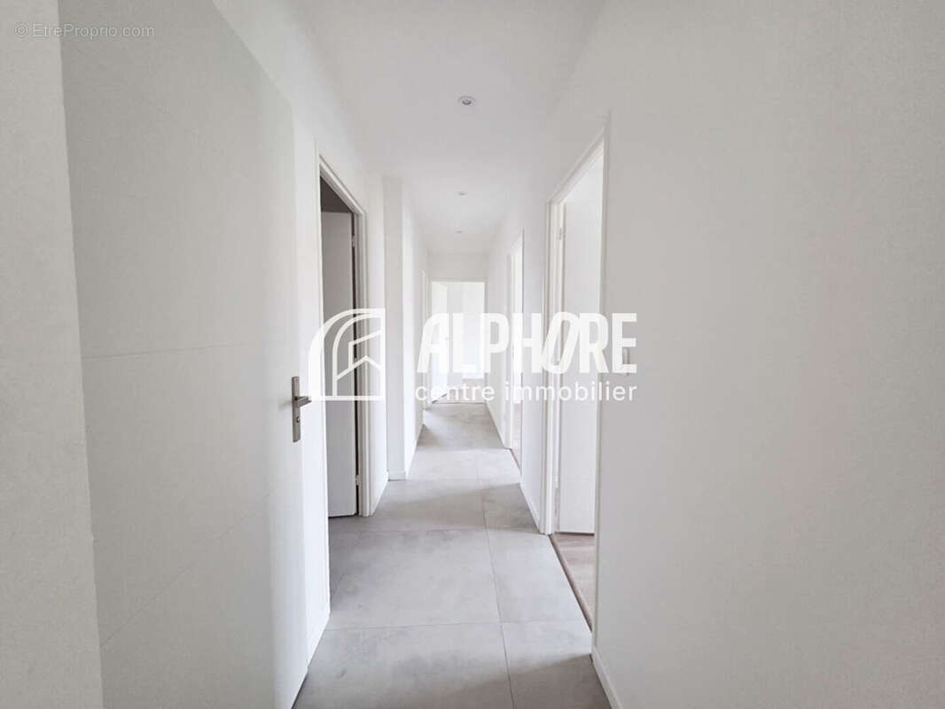 Maison récente plain pied 4 chambres Cholet - photo 9