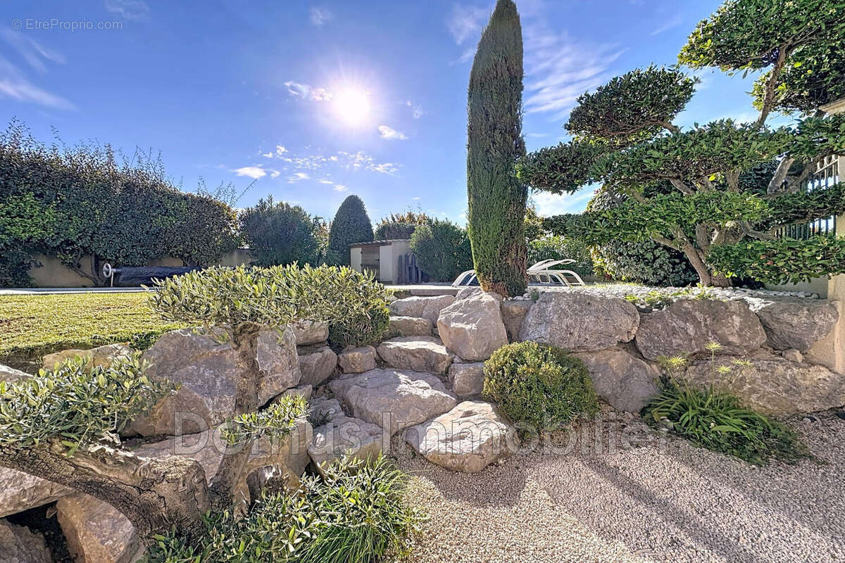 Maison à SAINT-SATURNIN-LES-AVIGNON