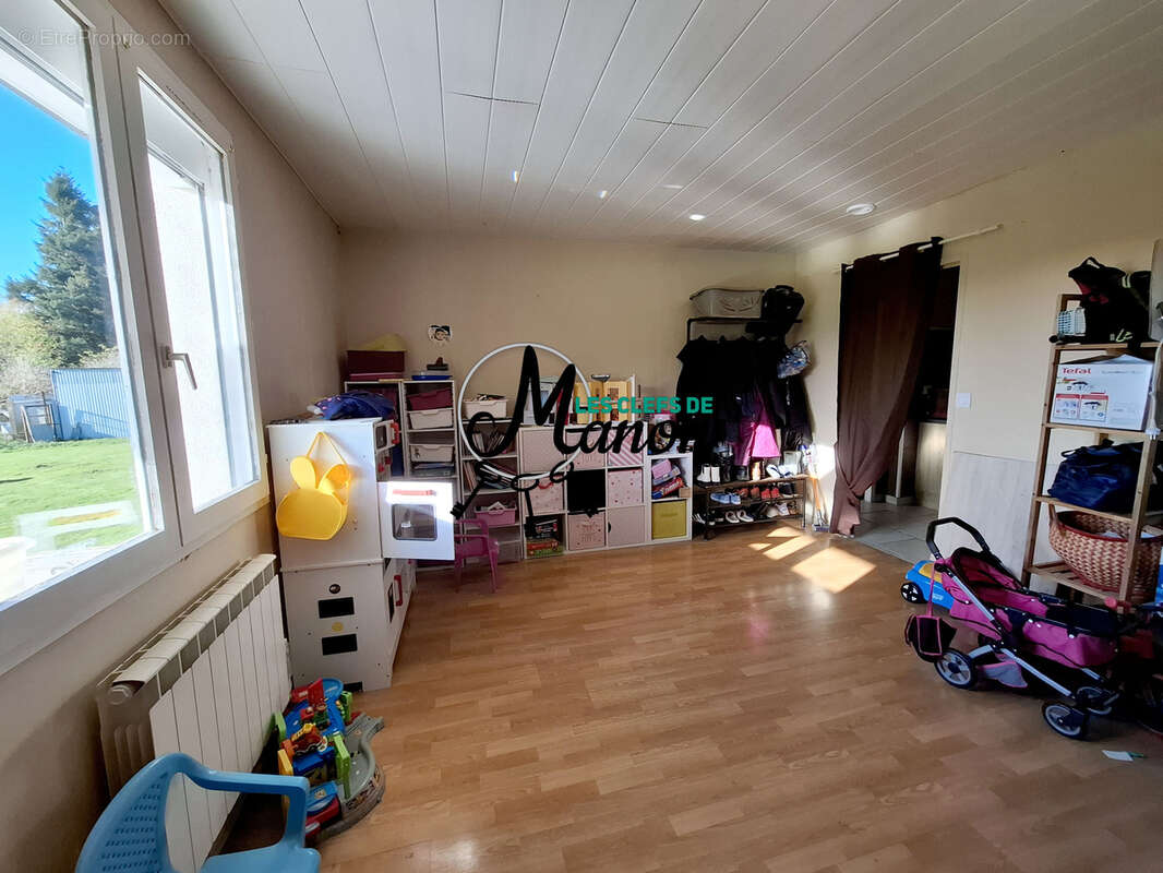 Maison à SAINT-LEGER-LA-MONTAGNE