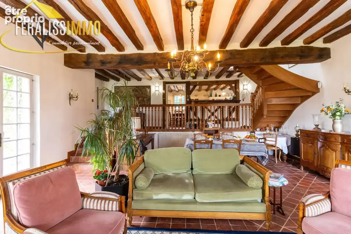 Dans un écrin de verdure, une chaleureuse maison vous atten - photo 11