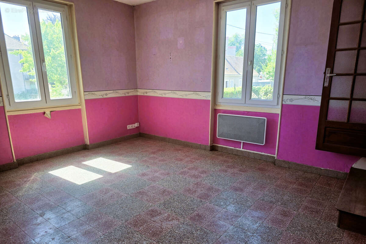 Prix en baisse! maison centre ville avec jardin - photo 11