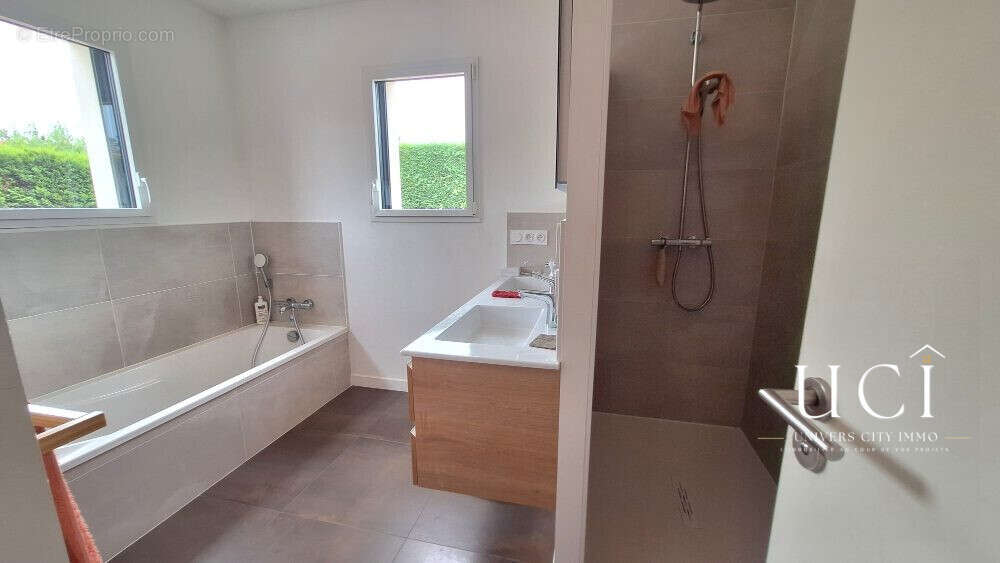 Maison 6 pièces 123 m² à vendre à Saint-Sebastien-Sur-Loire (44230) - photo 8