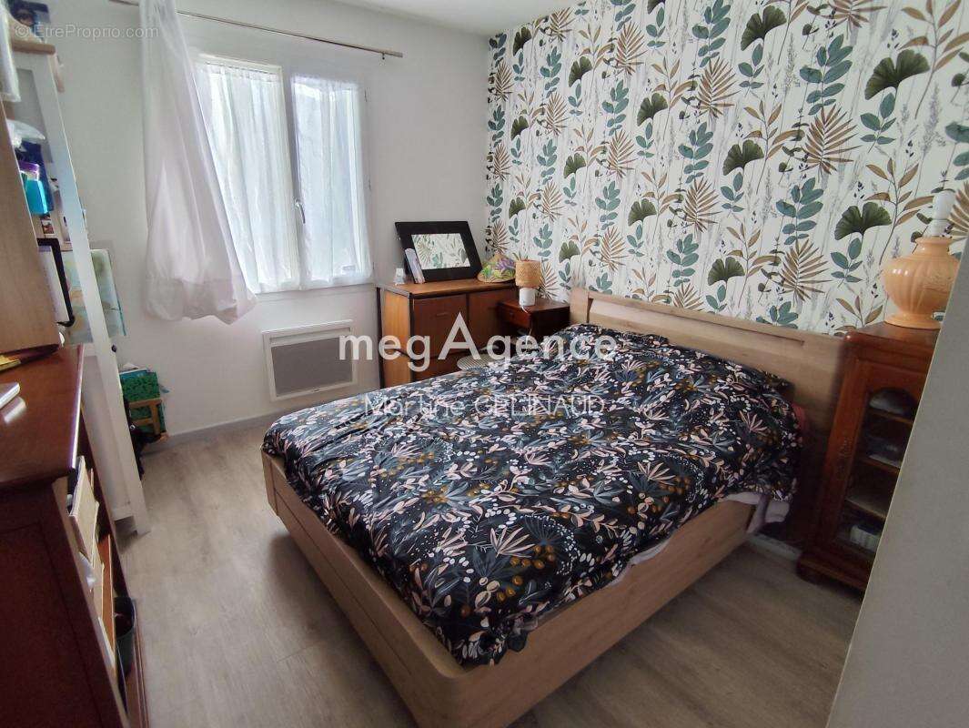 Maison 86 m² à Saintes  - photo 5