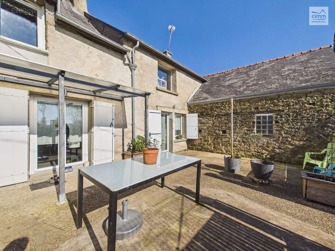 Maison à SAINT-SEGLIN