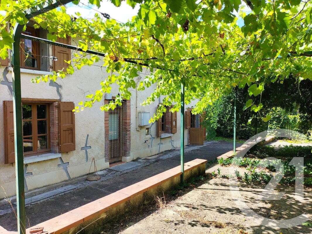 Maison 111 m² à Grazac  - photo 12