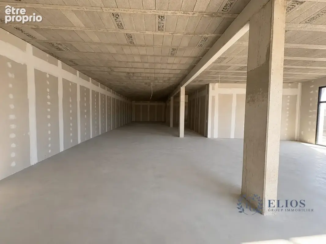 Commerce 250 m² à vendre à Saint-Maximin-La-Sainte-Baume (83470) - photo 5