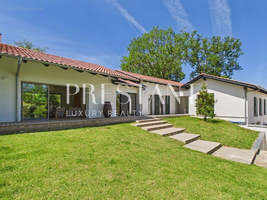Maison à BASSUSSARRY