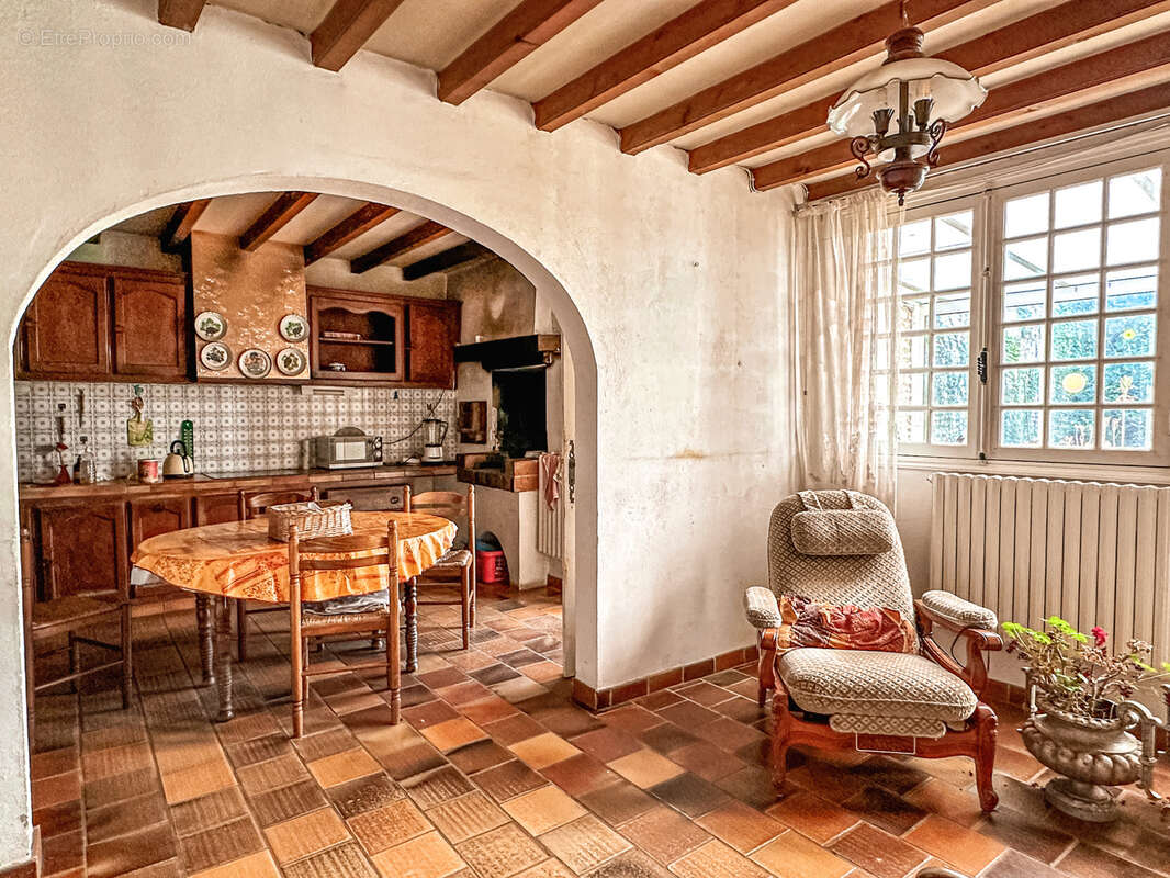 Maison à VILLARS-EN-PONS