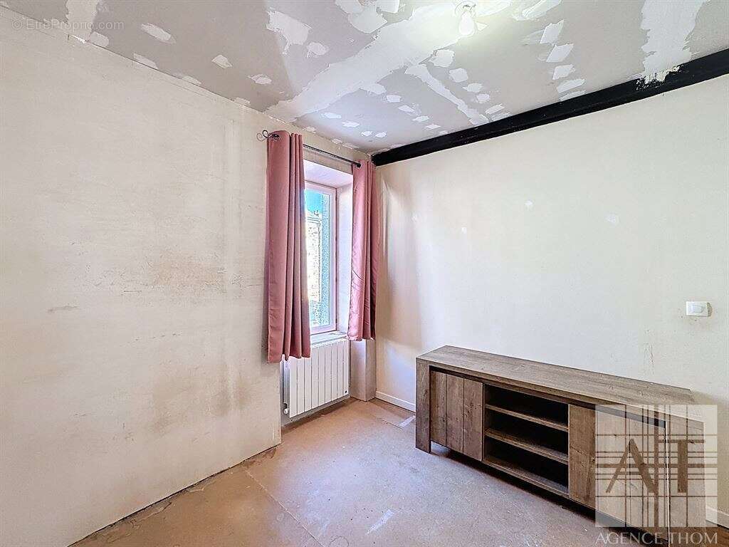 Maison à SAINT-HILAIRE-DU-MAINE