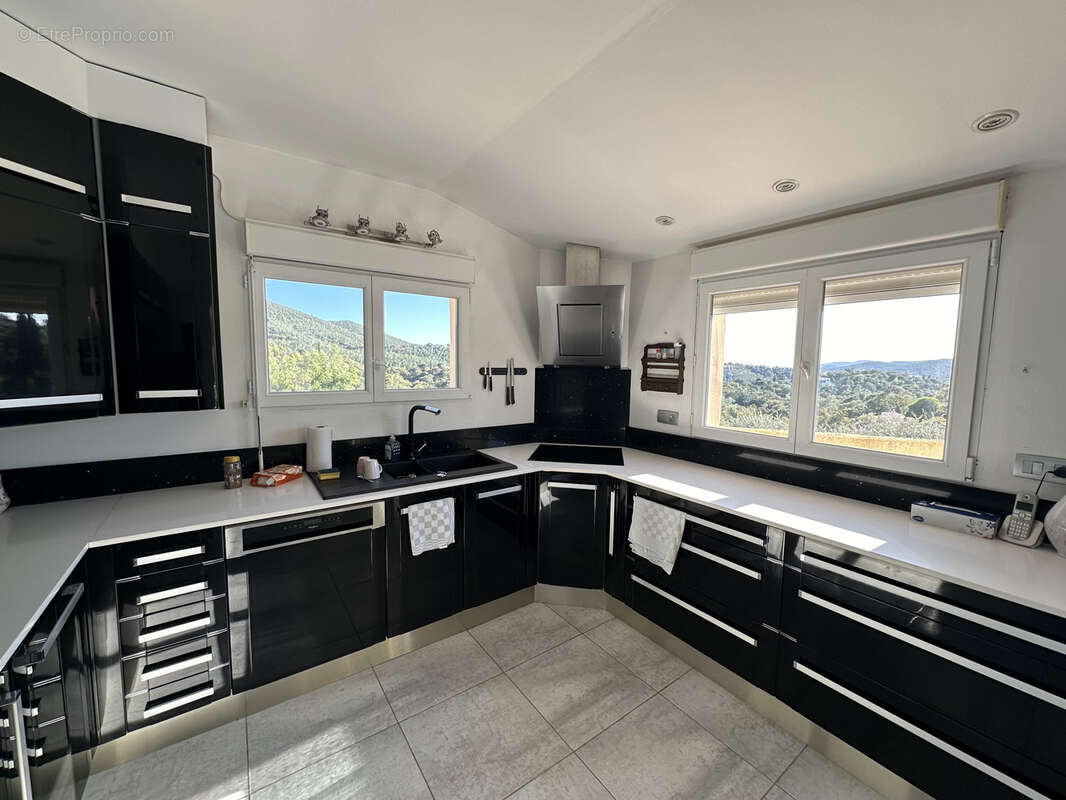 Maison à LA LONDE-LES-MAURES