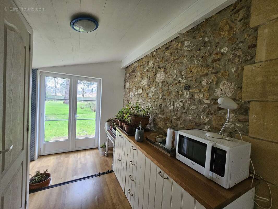 Maison à COURS-DE-PILE