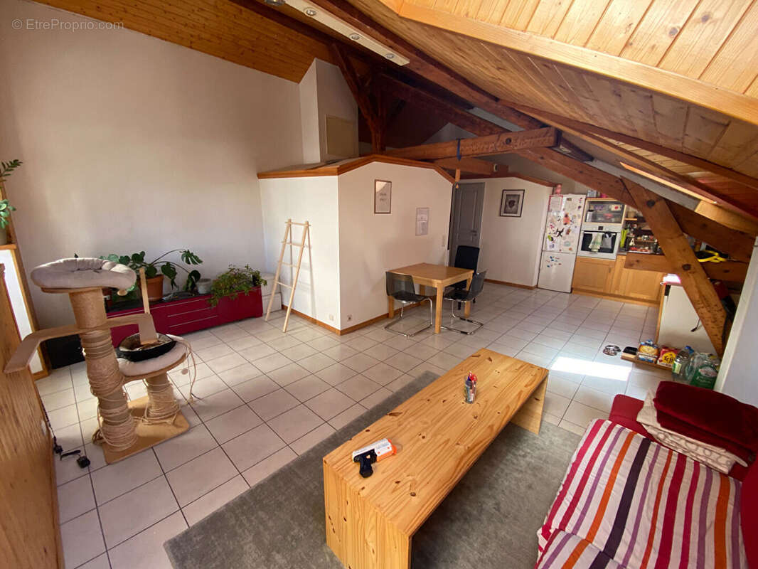 A vendre à ANNEMASSE Gare T3 de 70.79 m² au 3ème et dernier étage - photo 3
