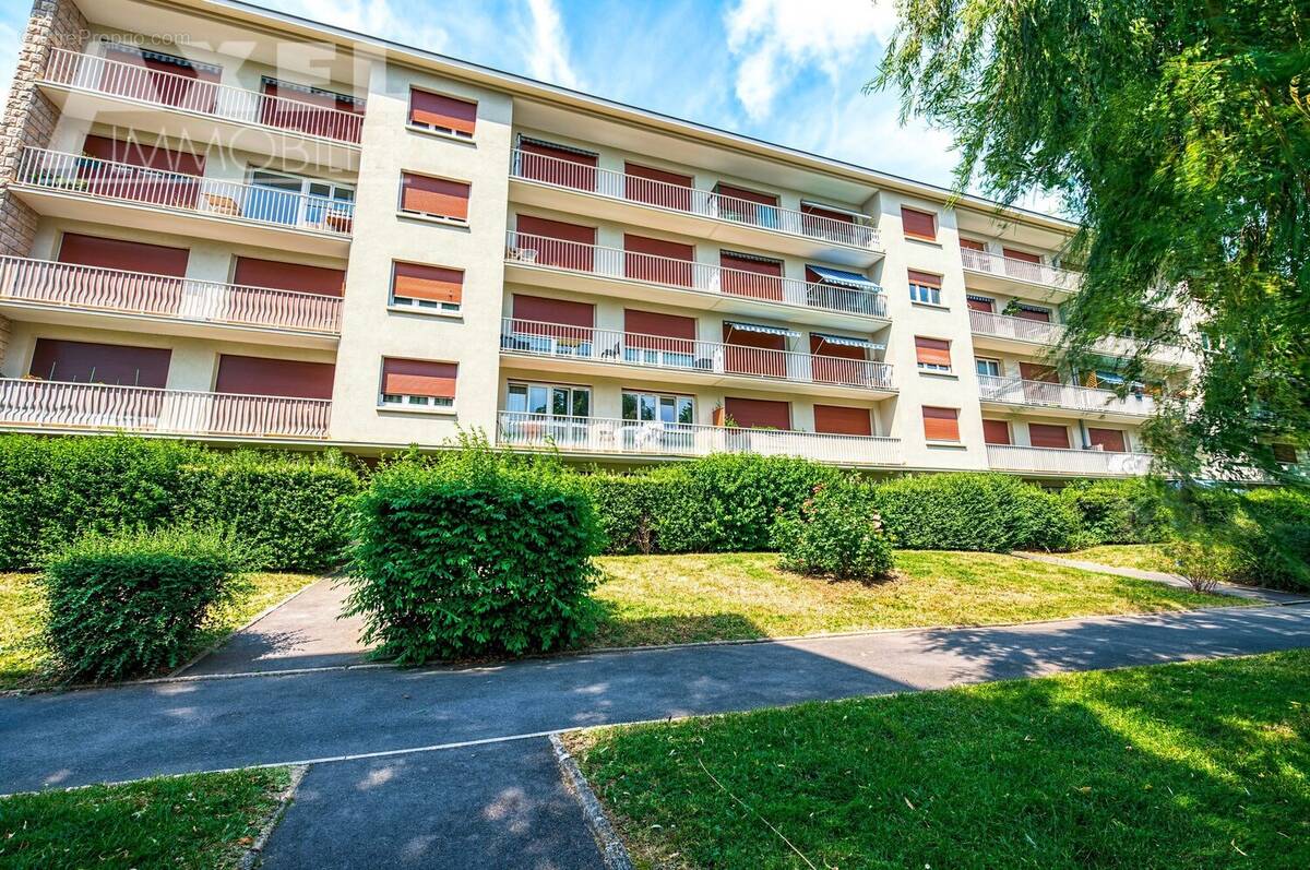 Appartement à BOIS-D'ARCY