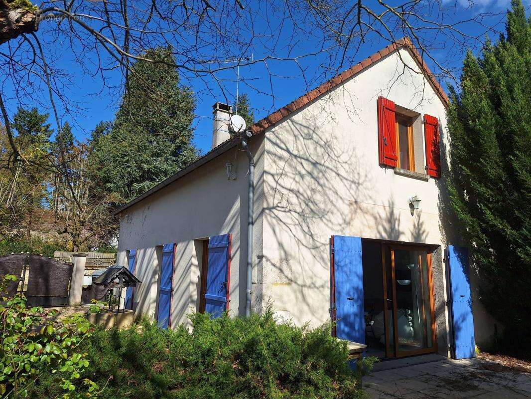 Maison à JALOGNES