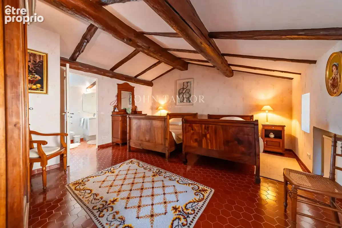 Propriété de prestige en pierre à vendre à Gordes  Vue panoramique sur le Luberon - photo 19