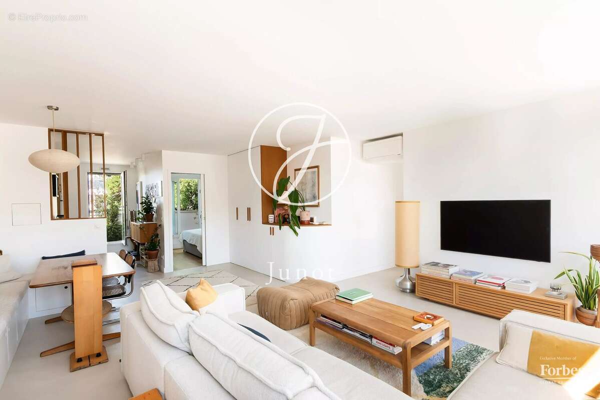 Paris 18e - MARCADET / LAMARCK - Appartement - 3 pièces - 80,03m² Carrez - 2 chambres -  Terrasse et 2 balcons de 29m² - Dernier - photo 17