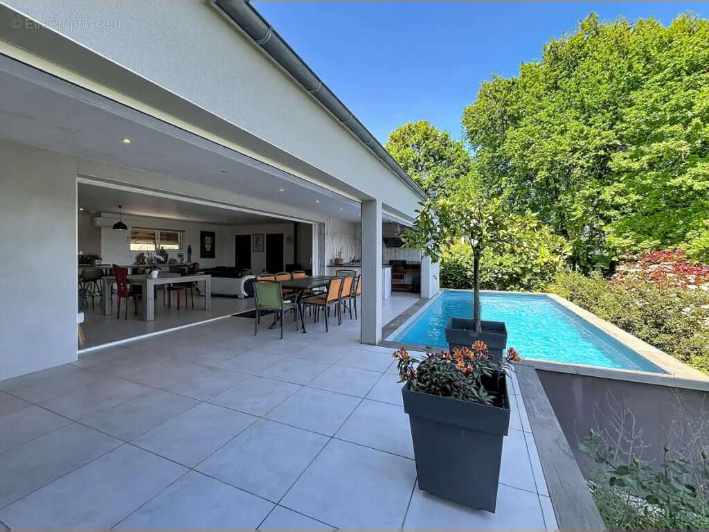 Villa contemporaine avec piscine. - photo 6
