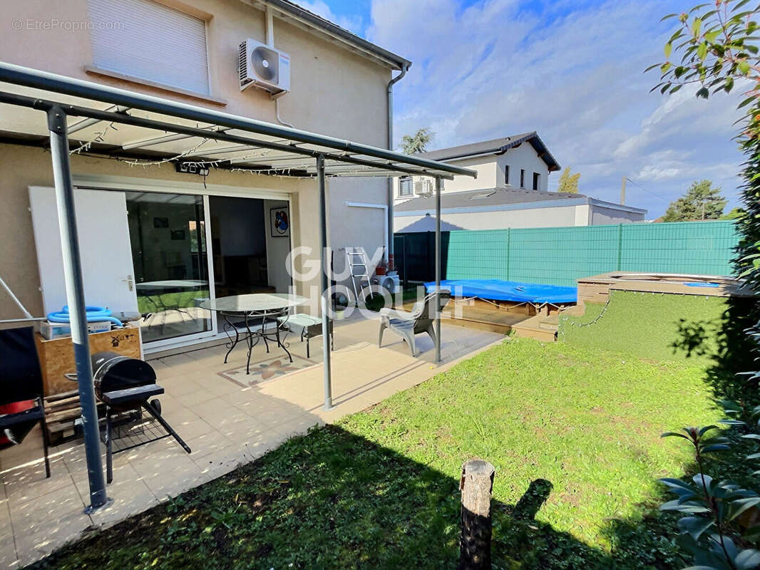 Appartement à SAINT-BONNET-DE-MURE