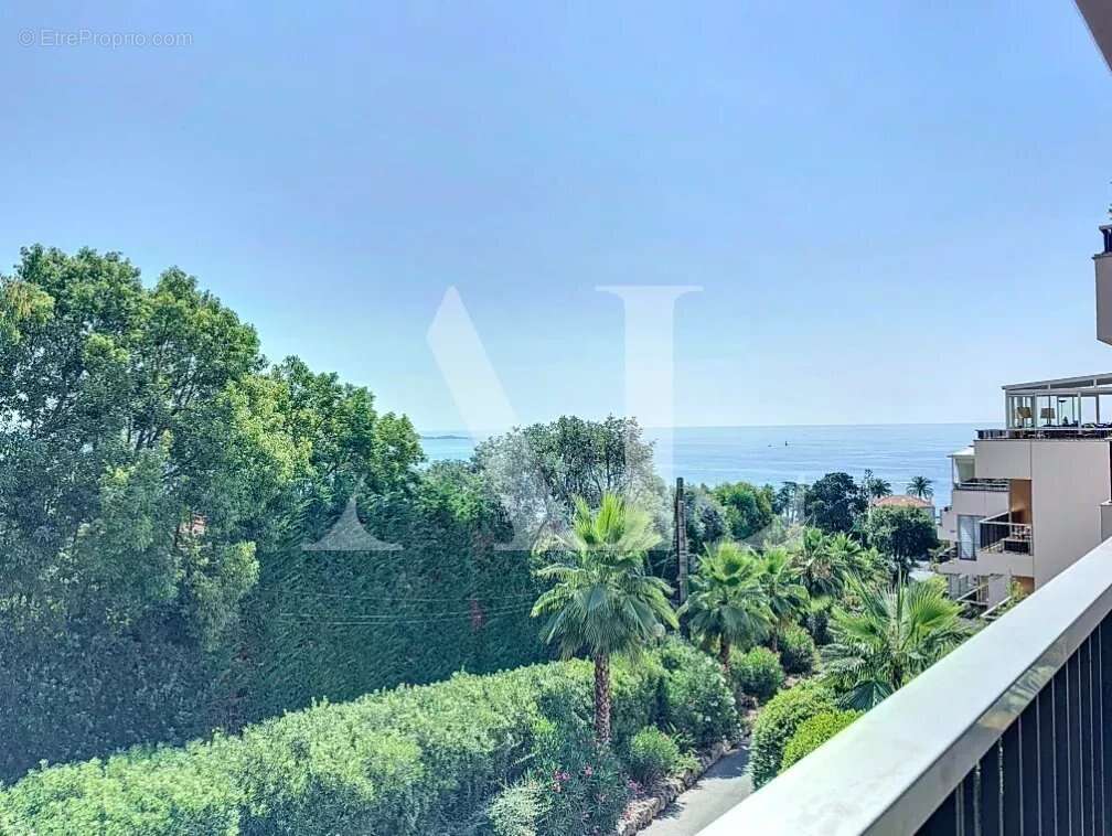 Appartement à VALLAURIS