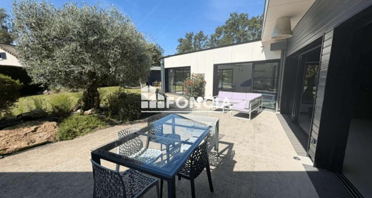 Propriété d’exception  à 3 km de Le Mans Métropole – Volumes généreux & prestations haut de gamme - photo 4