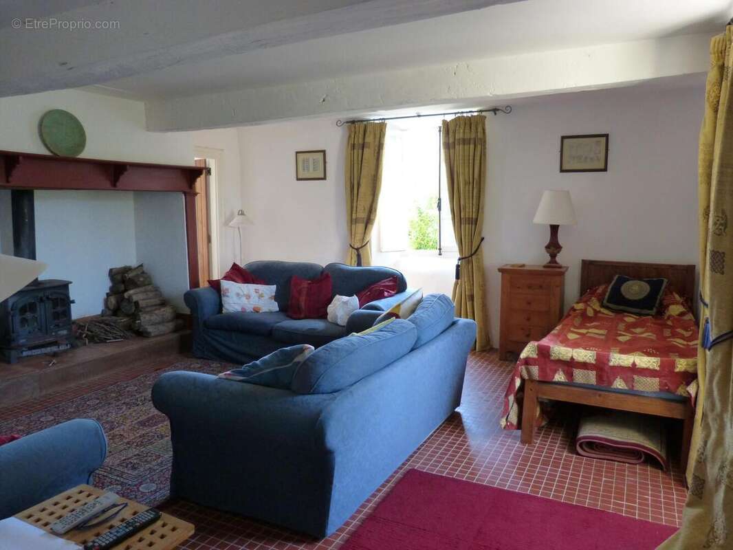 À vendre, dans le Gers proche de Trie-sur-Baise: maison gasconne 4 chambres avec gîte 3 chambres, piscine et jardin de 6 904 m². - photo 8