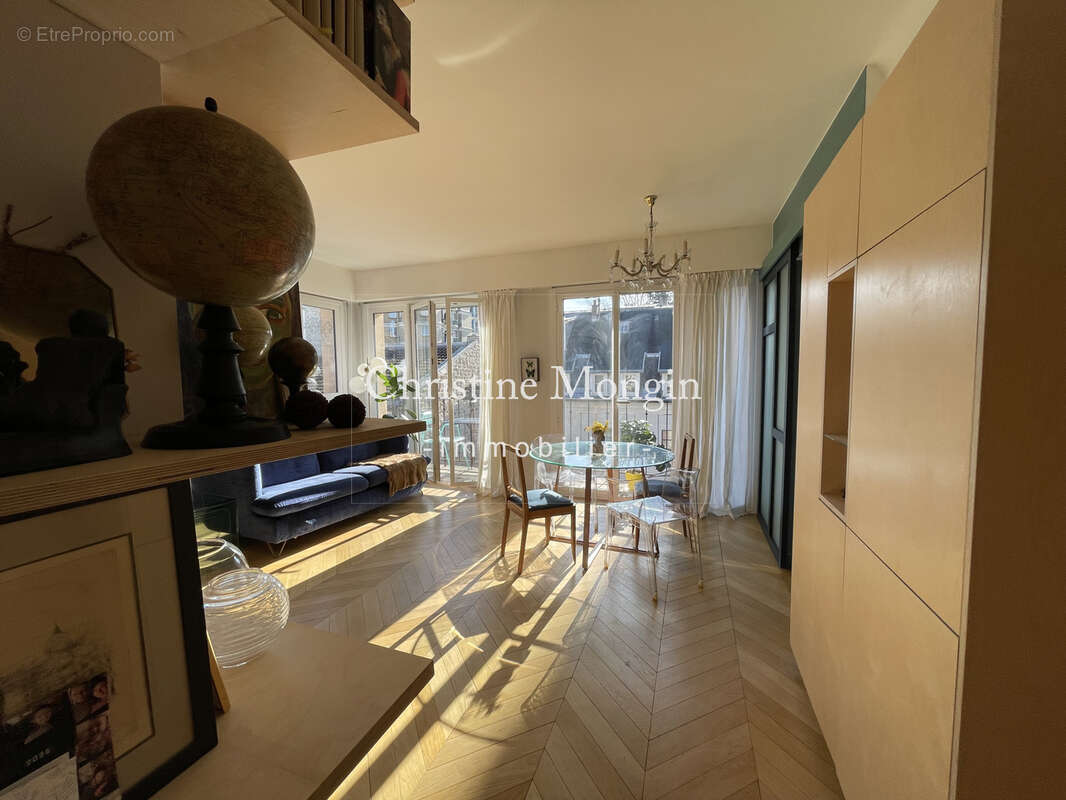 Appartement à NEUILLY-SUR-SEINE
