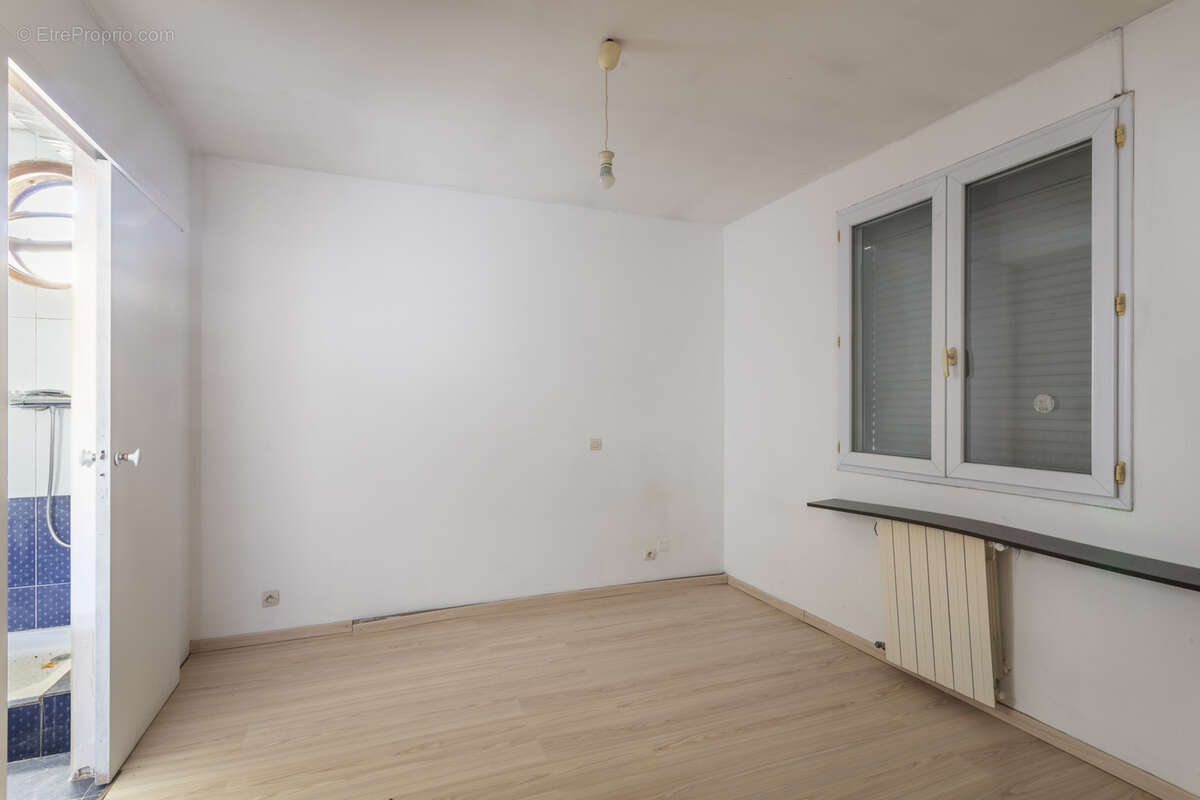 Maison à SIMIANE-COLLONGUE