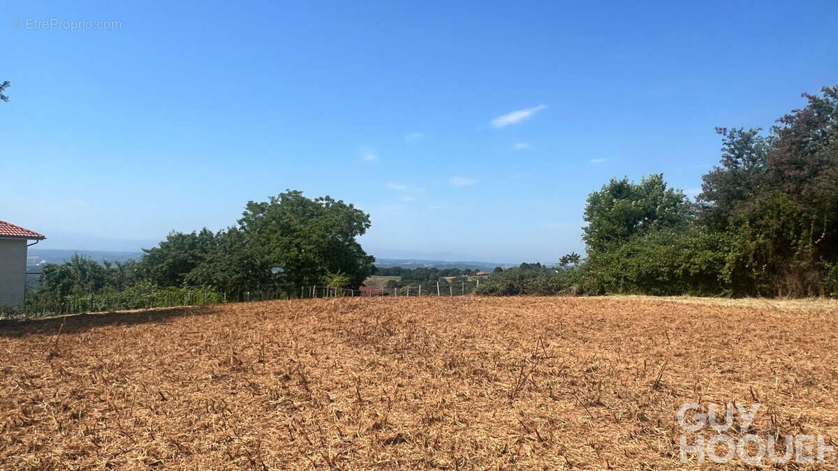 Terrain à ARTHEZ-DE-BEARN