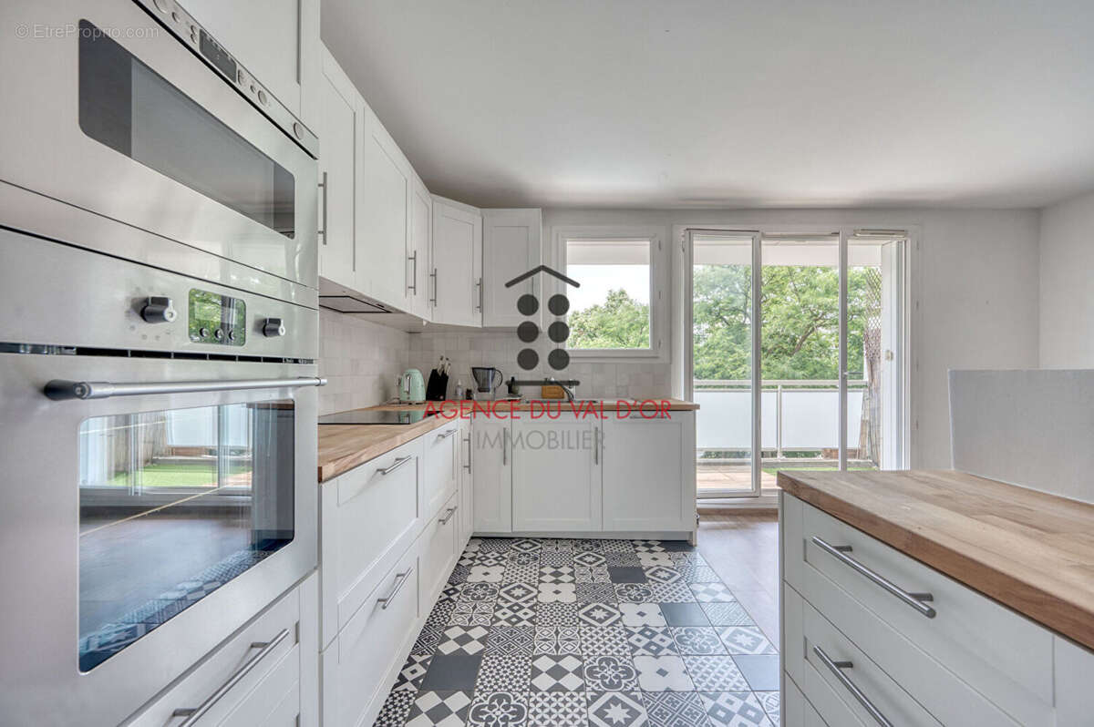 Appartement à SURESNES