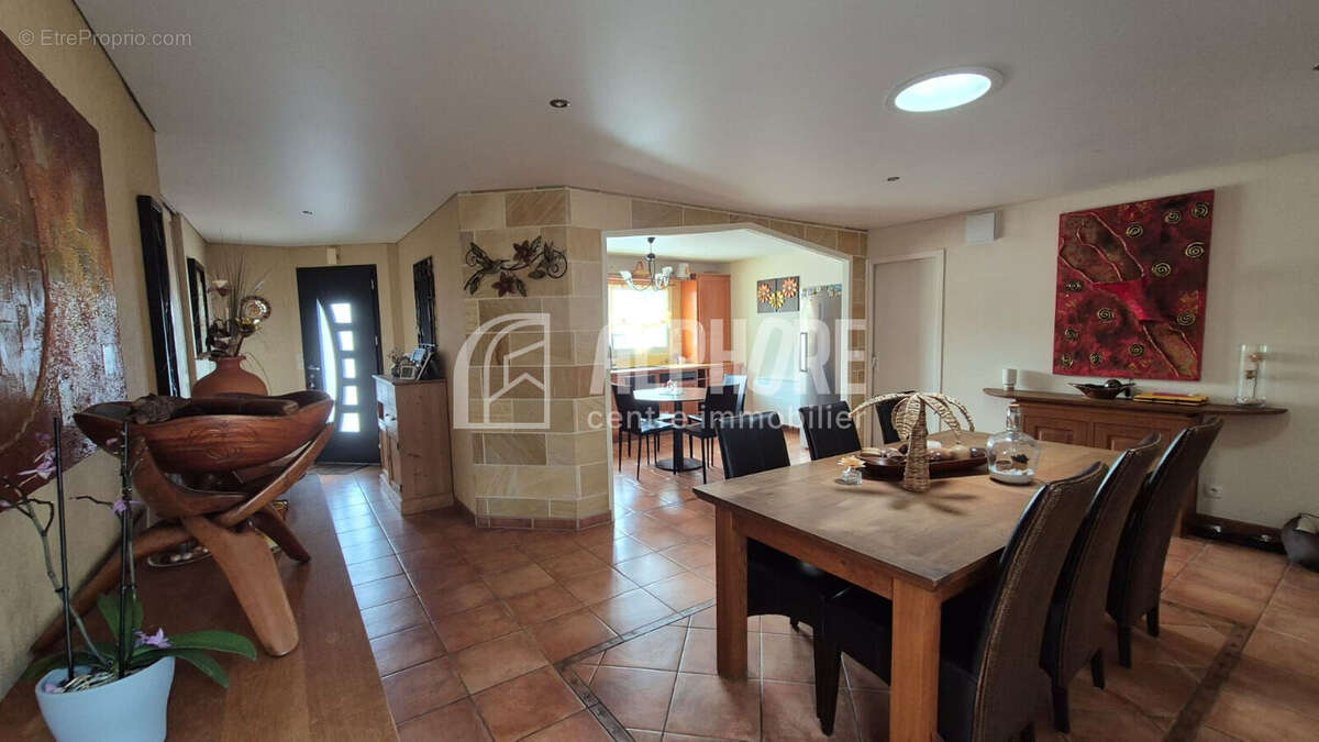 Alphore Immobilier - Donges -  Maison de plain-pied -150 m²  - 4 chambres - Terrain de 1 100 m² - photo 3