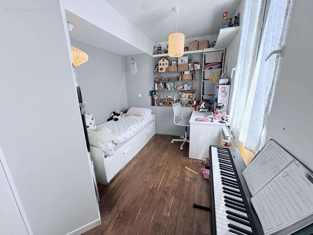 Appartement - Maison de ville rénovée avec jardin – À 10 min de la gare ! - photo 5