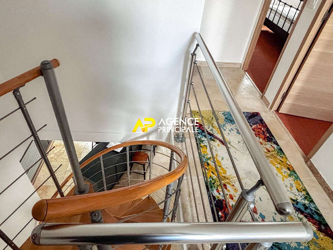 Maison à SARTROUVILLE