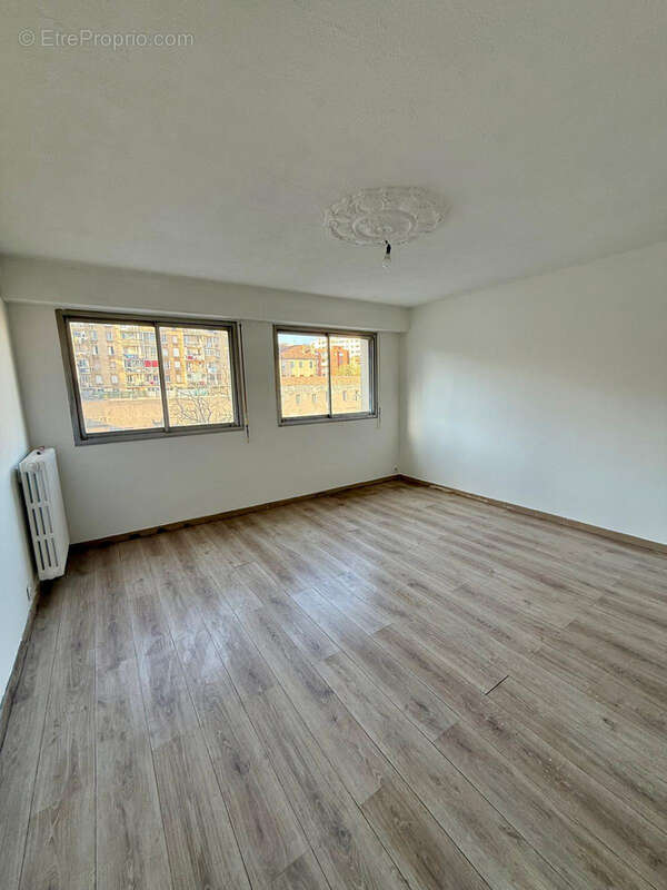 Appartement à MARSEILLE-3E