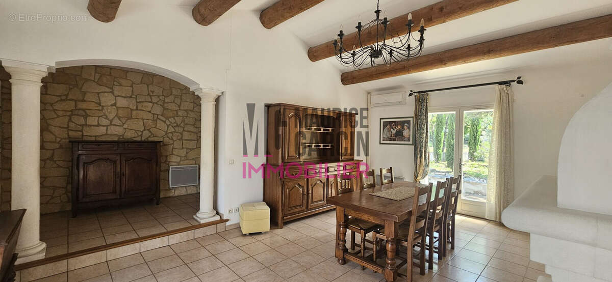Maison à FONTAINE-DE-VAUCLUSE