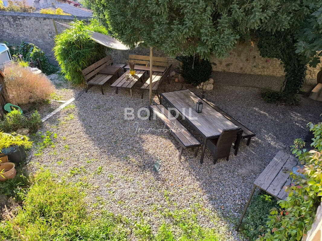 Maison à LA BASTIDE-DES-JOURDANS
