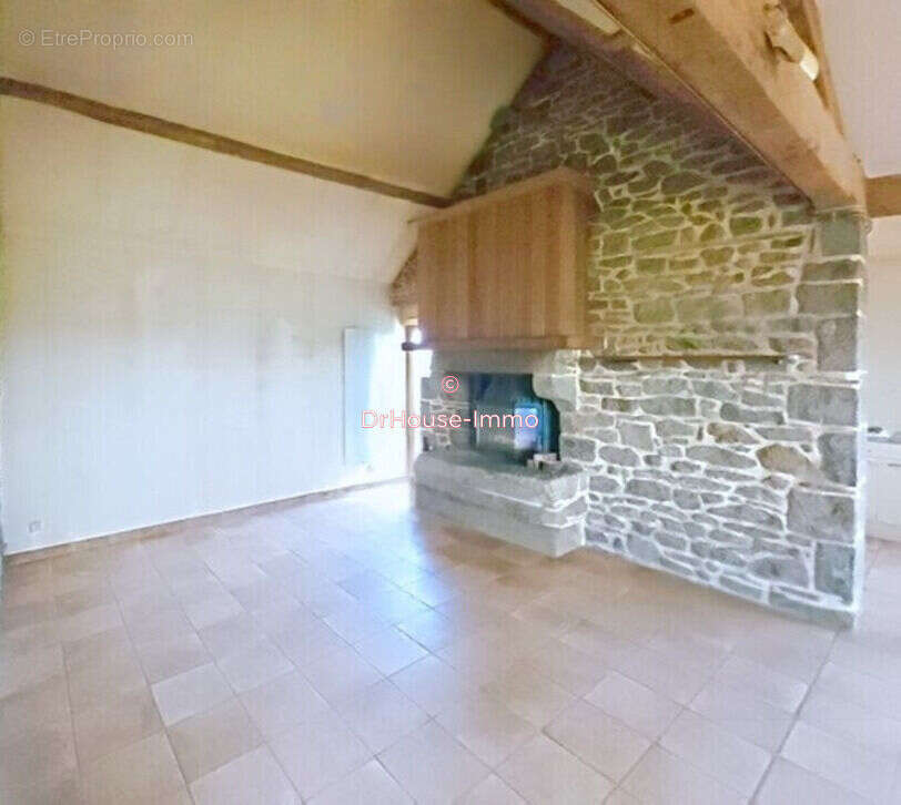 Maison à LOUVIGNE-DU-DESERT