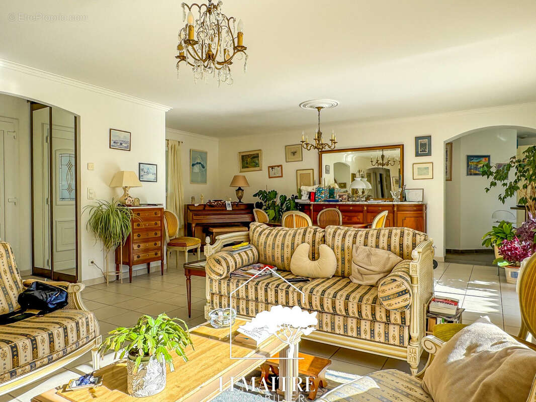 Maison à LES MATHES