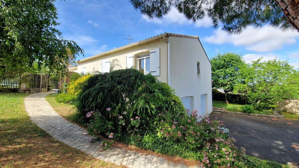 Maison 135 m² à Chauray  - photo 5
