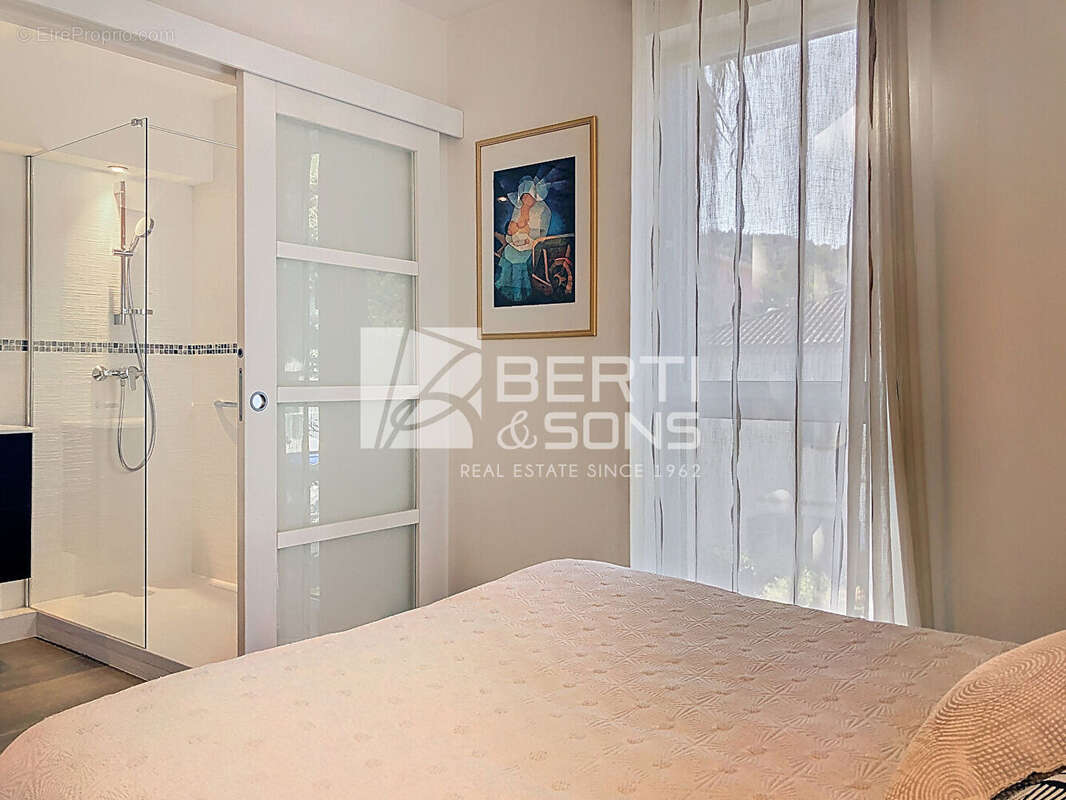 Appartement à MANDELIEU-LA-NAPOULE