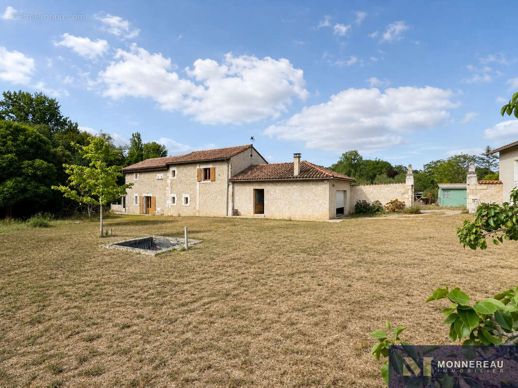 En bordure de touvre maison authentique - photo 5