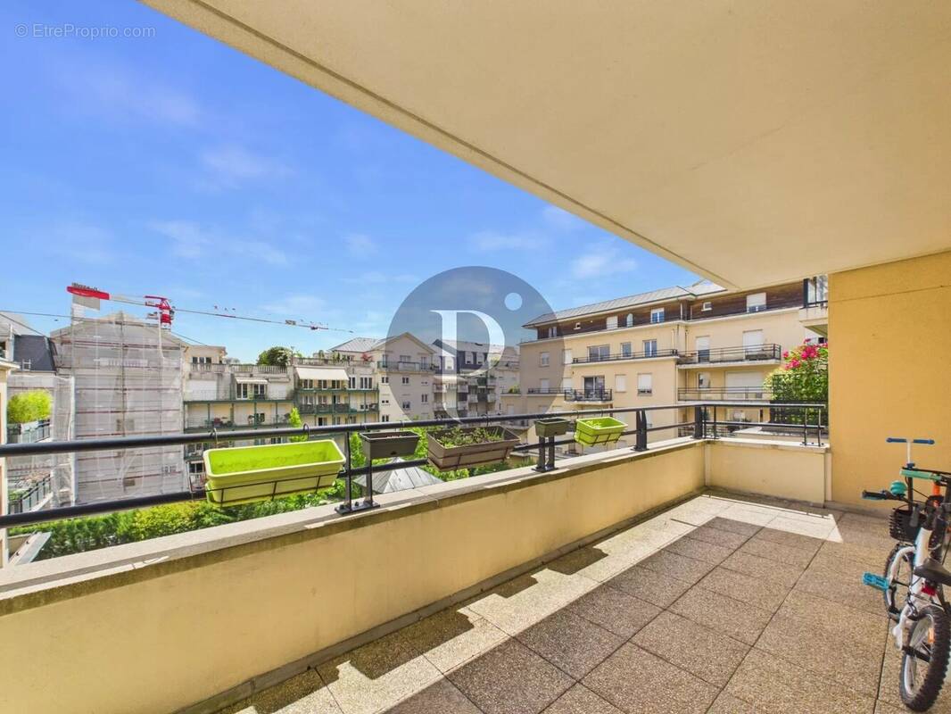 Appartement à LE PLESSIS-ROBINSON