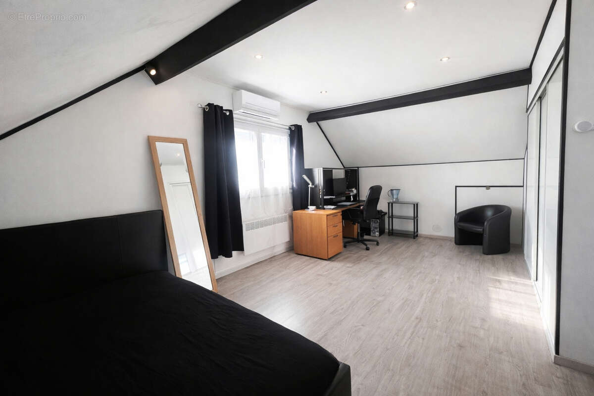 Maison à SURVILLIERS