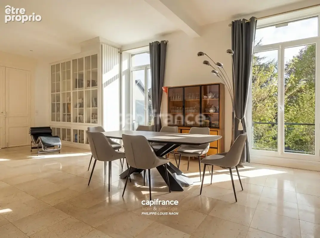 Appartement de style haussmannien d'exception avec grande pièce à vivre de plus de 70m2 - photo 2