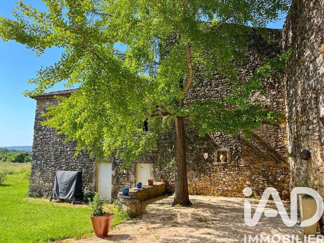 Maison 185 m² à Goudargues  - photo 3