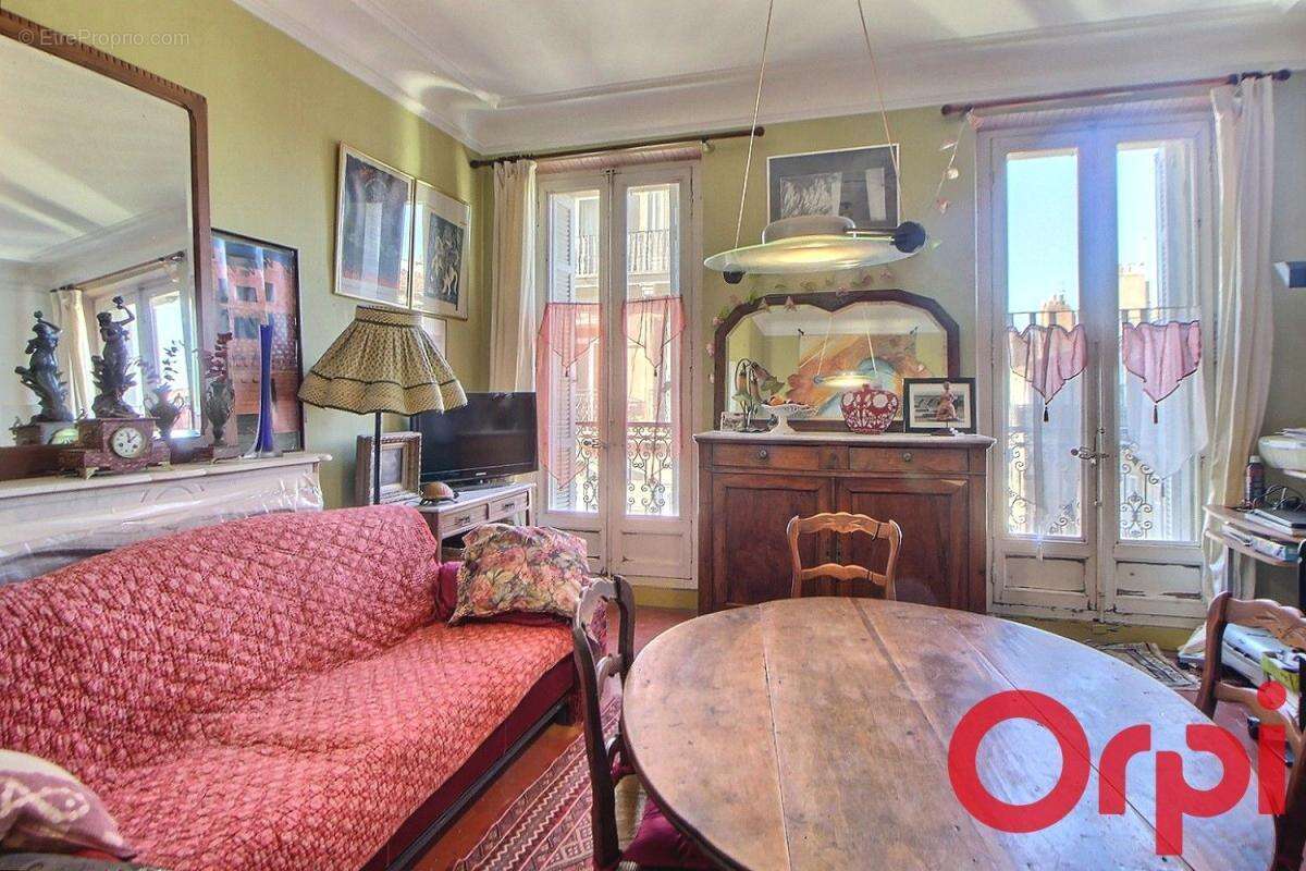 Appartement à MARSEILLE-1E