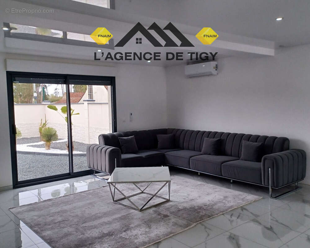 Maison à NEUVY-EN-SULLIAS